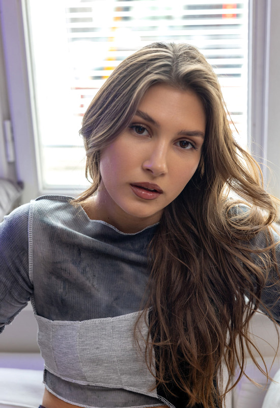 Ellie Luna in Glossy Lips by Ultra Films