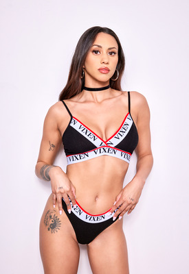 Winnafred Flurry Photo 4 of 6