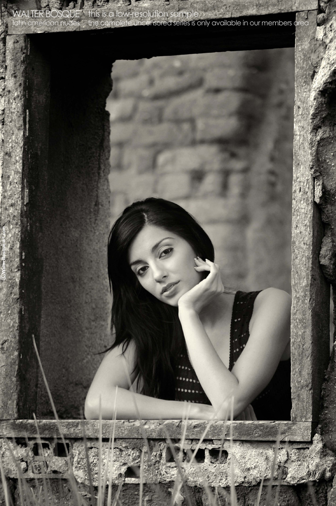 [Image: liz-in-adobe-walter-bosque-art_02.jpg]