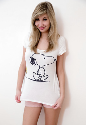 Holly Anderson Photo 6 of 11