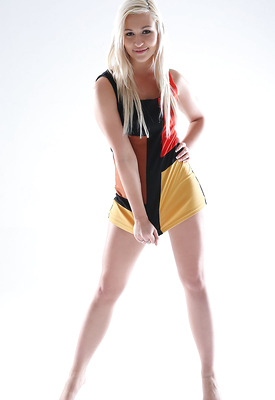 Tracy Lindsay in Casting by Watch4Beauty