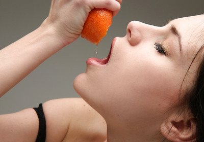 Valeria in Grapefruits by Watch4Beauty - 7 of 16