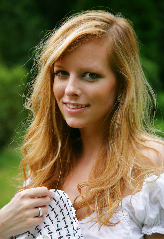 Carmen Kees Outdoors by Watch4Beauty