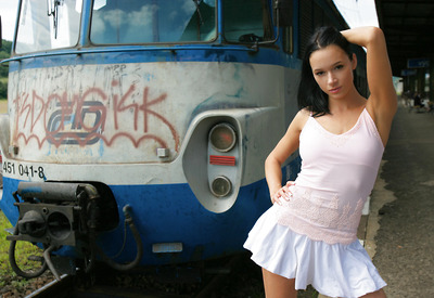 Gwen Flashing in Public by Watch4Beauty