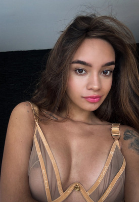 Dulce in Selfie 4u: Don't Forget Me by Watch4Beauty