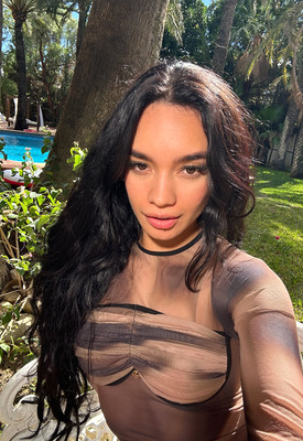 Dulce in Selfie 4u: Sweet Under The Palm Trees by Watch4Beauty