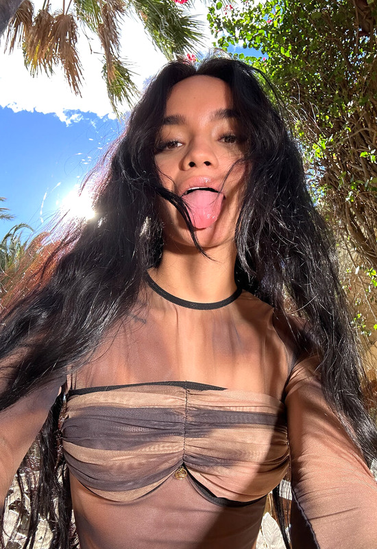 Dulce in Selfie 4u: Sweet Under The Palm Trees by Watch4Beauty