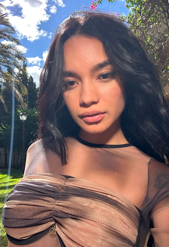 Dulce in Selfie 4u: Sweet Under The Palm Trees by Watch4Beauty