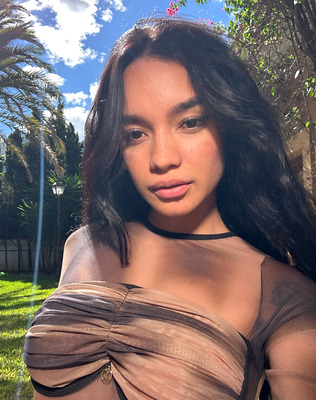 Dulce in Selfie 4u: Sweet Under The Palm Trees by Watch4Beauty - 1 of 16