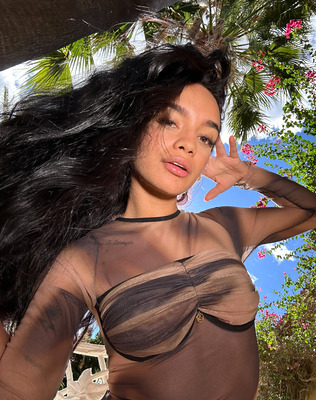 Dulce in Selfie 4u: Sweet Under The Palm Trees by Watch4Beauty - 2 of 16