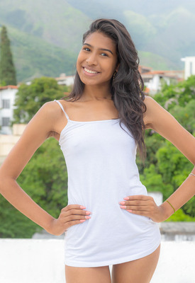 Scarlett Camila Photo 1 of 4