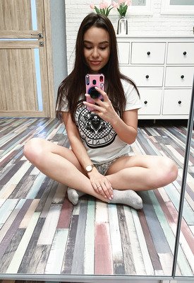 Astrid Herrara Photo 5 of 7