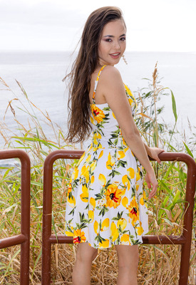 Li Moon in I Love Fresh Air by Watch4Beauty