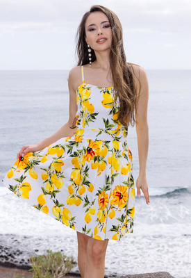 Li Moon in I Love Fresh Air by Watch4Beauty