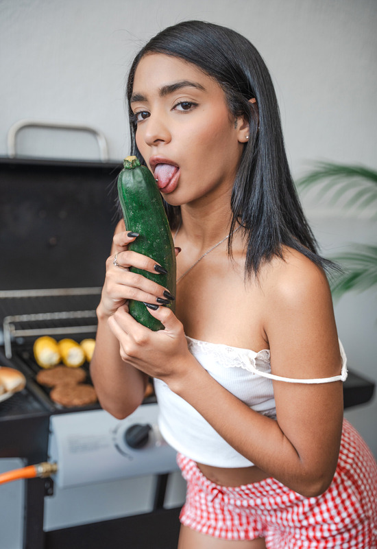 Why Effy in My Private Grill by Watch4Beauty