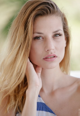 Claire Dain Photo 7 of 7