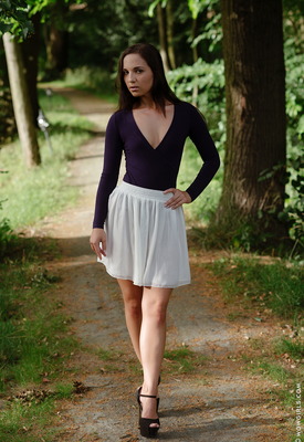 Kristy Black Photo 2 of 10