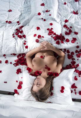 Presley Hart Photo 2 of 10