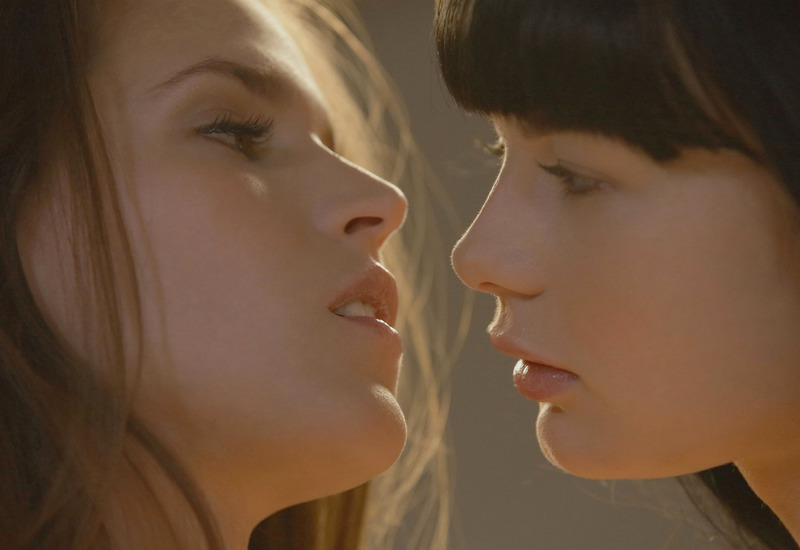 Lucy Li Photo 10 of 19