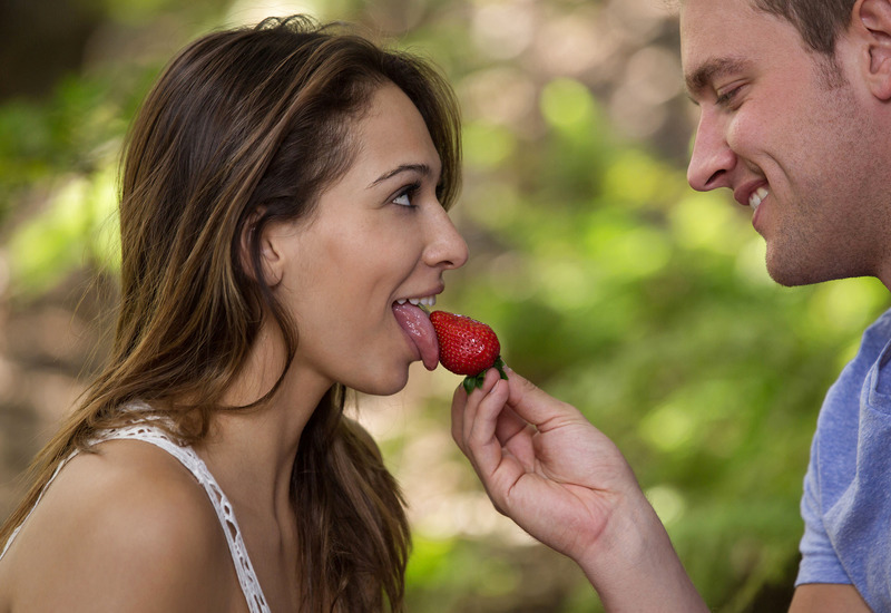 Sara Luvv Photo 3 of 14