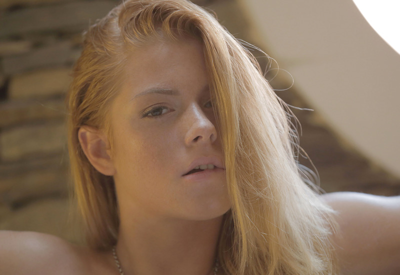 Chrissy Fox Photo 4 of 7