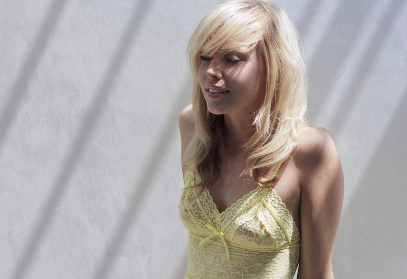 Brea Bennett Photo 3 of 11