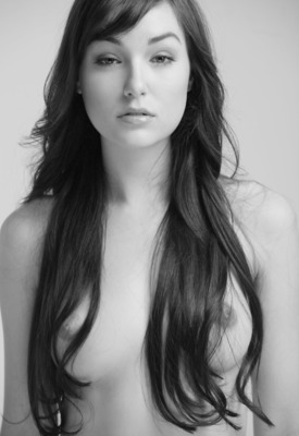 Sasha Grey Photo 3 of 15