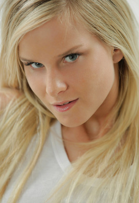 Marry Queen Photo 11 of 20