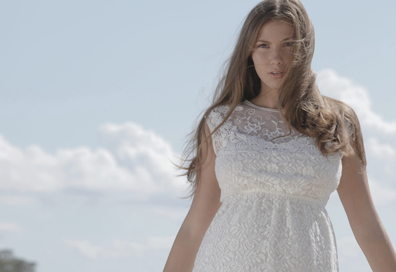 Connie Carter Photo 9 of 18