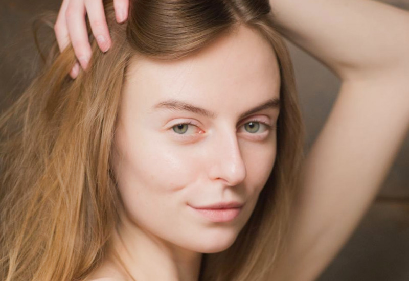 Bella Y in Hot Shower by Yonitale