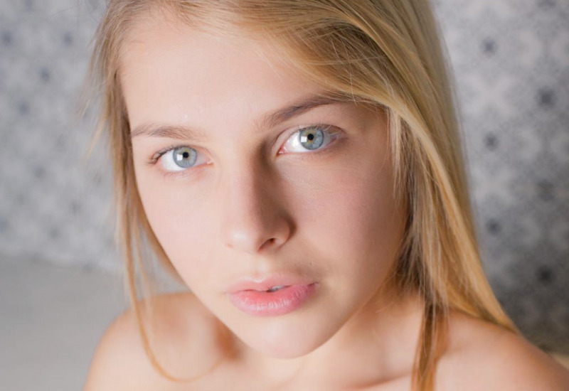 Elise Y in From Wonderland II by Yonitale