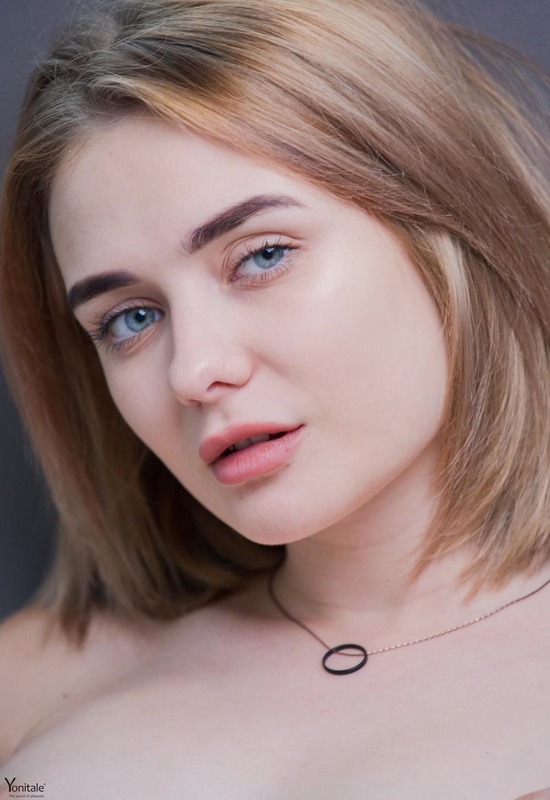 Akari Y in Snowflake by Yonitale