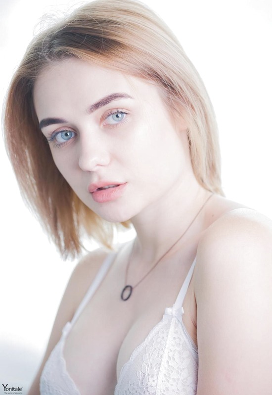 Akari Y in Snowflake by Yonitale