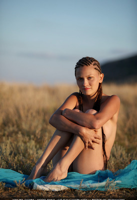 Dosia in Mountain Sunset by Zemani