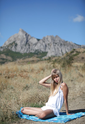 Alicia Zemani Photo 5 of 11