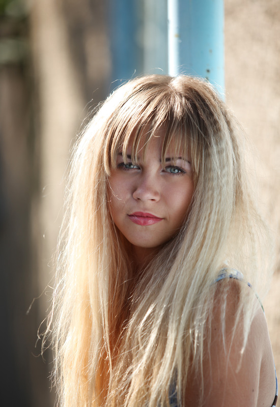 Alicia in Pose by Zemani