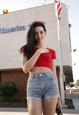 Araya Acosta Photo 6 of 16