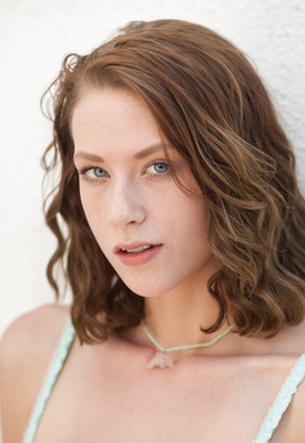 Anya Amsel Photo 2 of 12