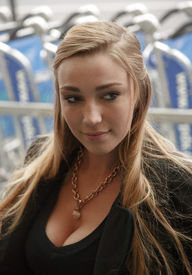 Kendra Sunderland in PDX Files by Zishy - 2 of 12