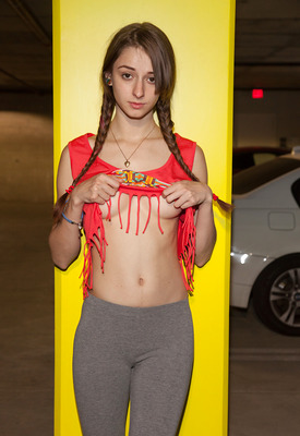 Willow Hayes Photo 4 of 4