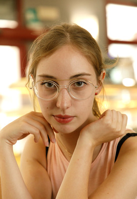 Claudia Veneza Photo 3 of 6