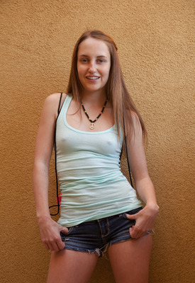 Giselle Locke Photo 1 of 4