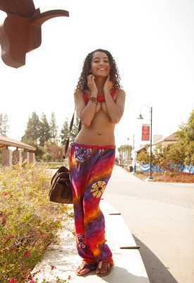 Lana Lovelace Photo 1 of 4