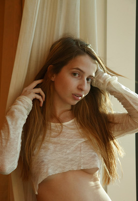 Lola Arburg Photo 4 of 4