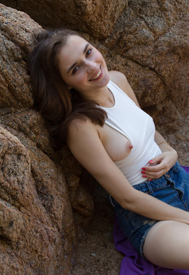 Vitalia Pugova Photo 1 of 12