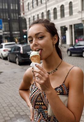 Karina Baru Photo 15 of 16