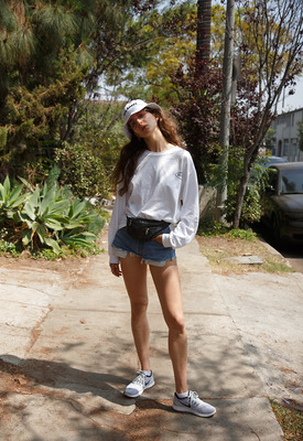 Vivi Kuanas Photo 3 of 12