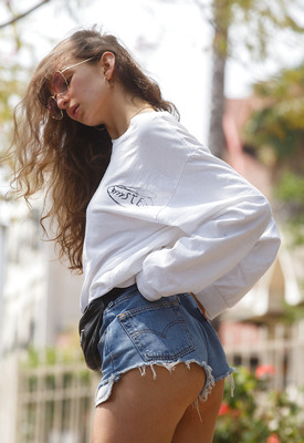 Vivi Kuanas Photo 6 of 12