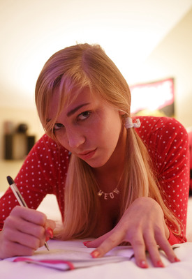 Kendra Sunderland Photo 5 of 18