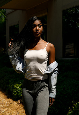 Kelsey Jones Photo 1 of 4